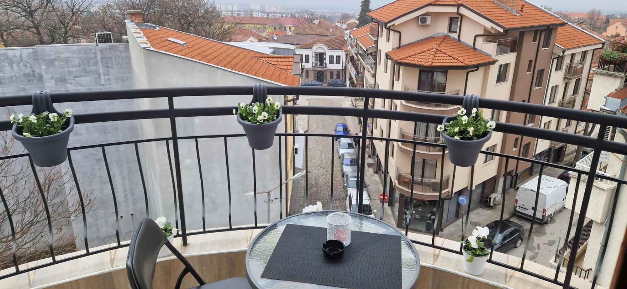 Black And White Apartment Карлово Екстериор снимка