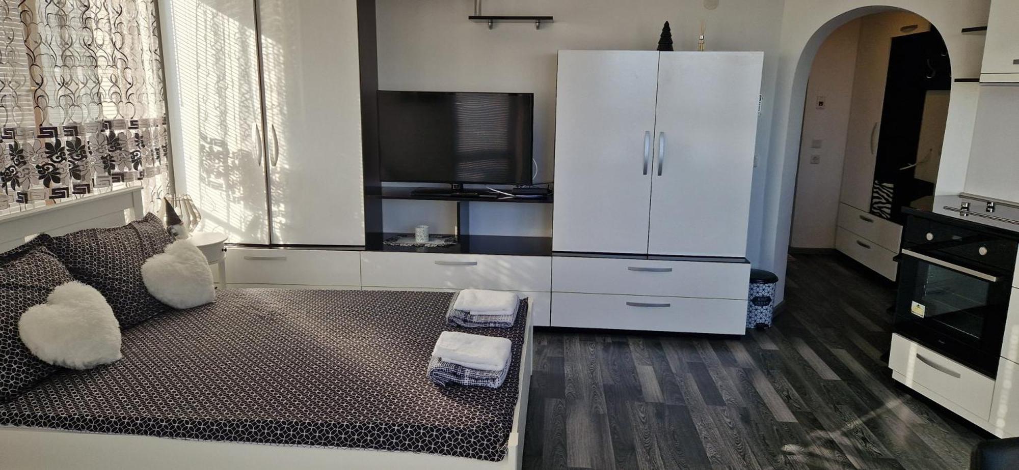 Black And White Apartment Карлово Екстериор снимка
