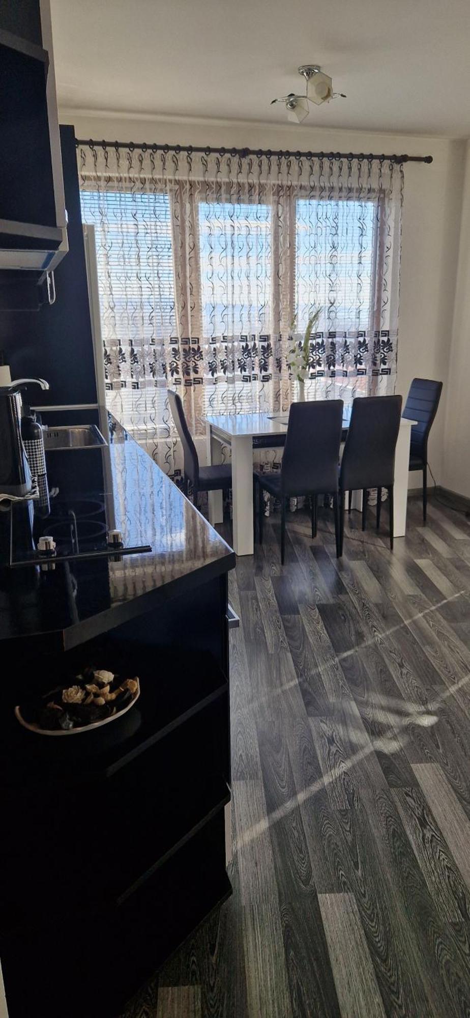 Black And White Apartment Карлово Екстериор снимка